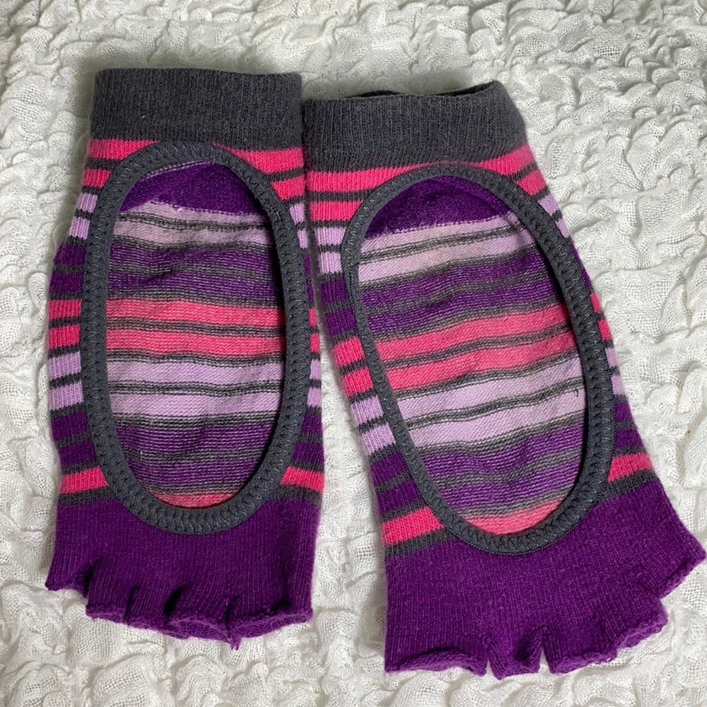 Gaiam brand grip socks, size Small